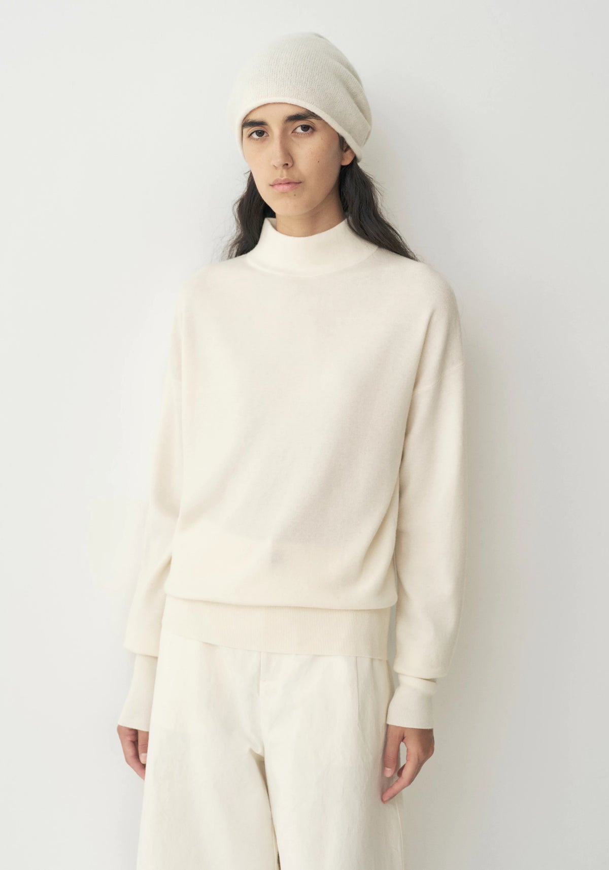 #color_off white
