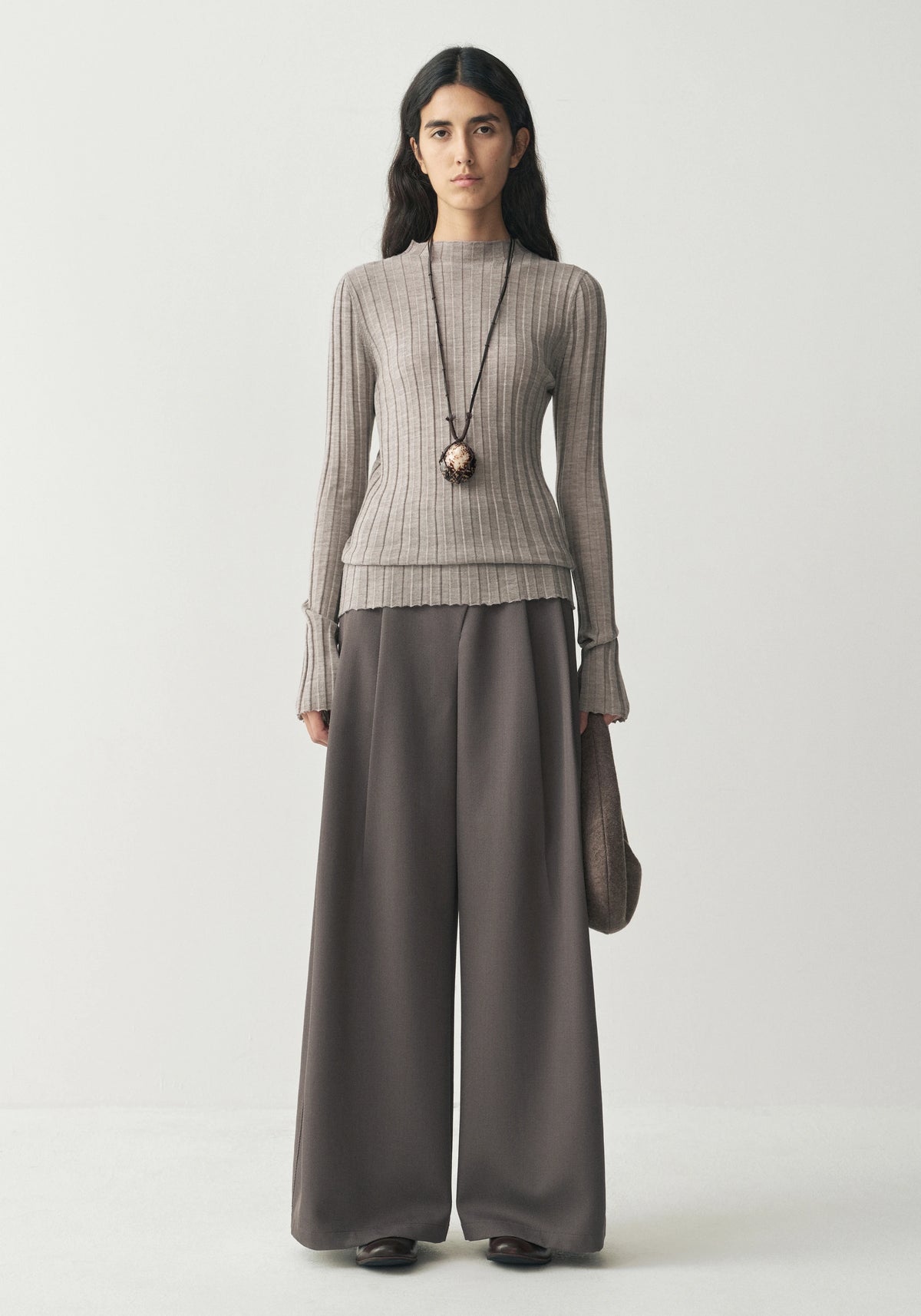 #color_mid gray