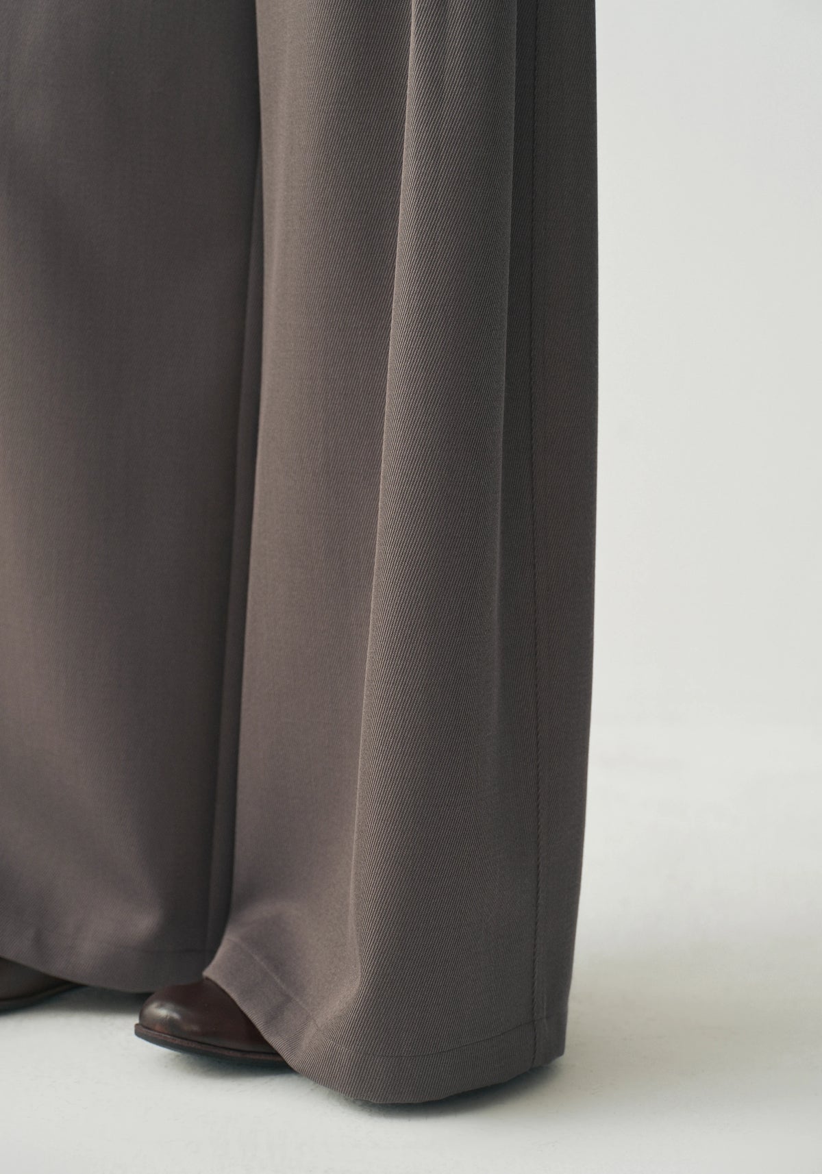 #color_mid gray