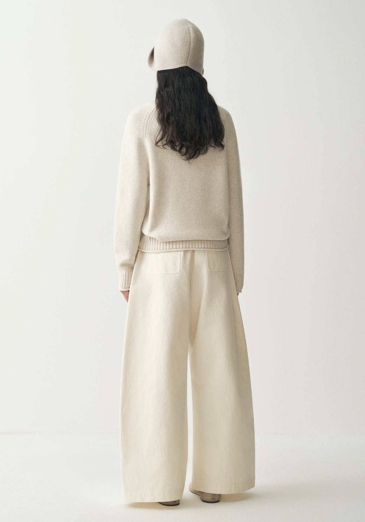 #color_off white