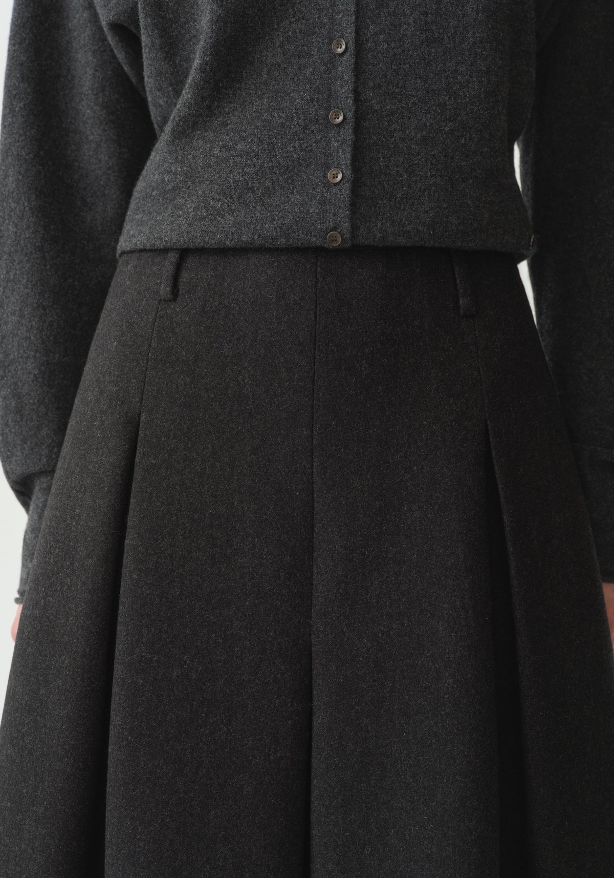 #color_black ash