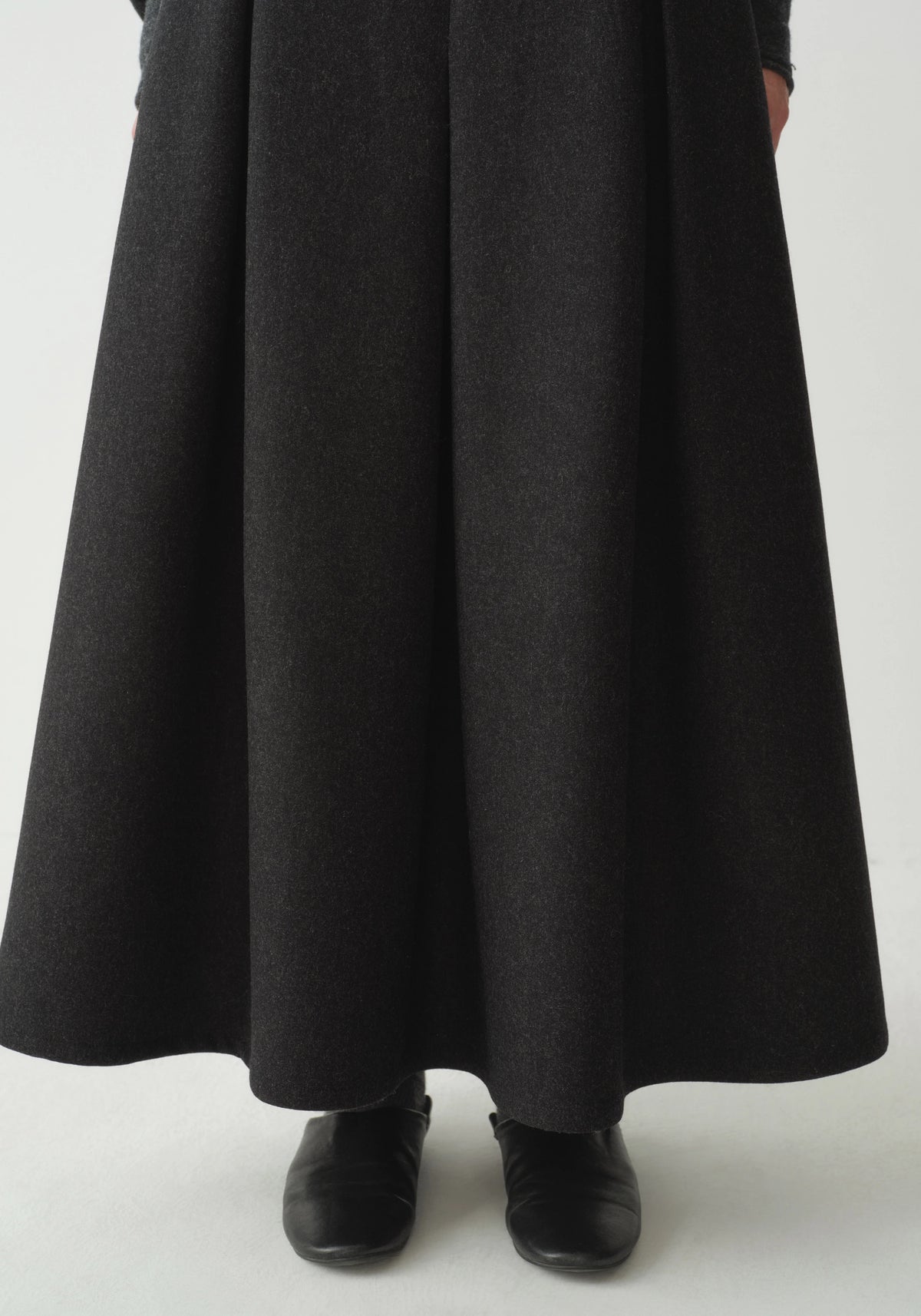 #color_black ash