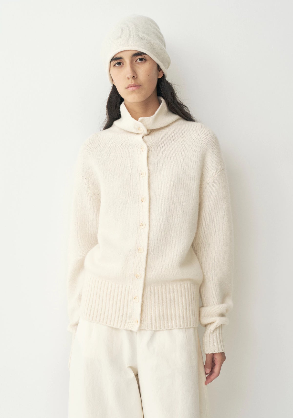 #color_off white