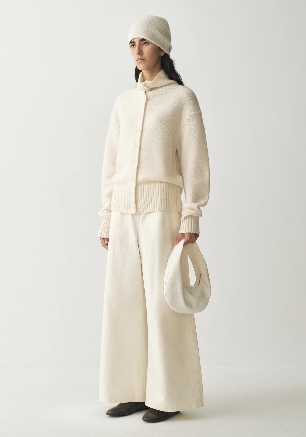 #color_off white