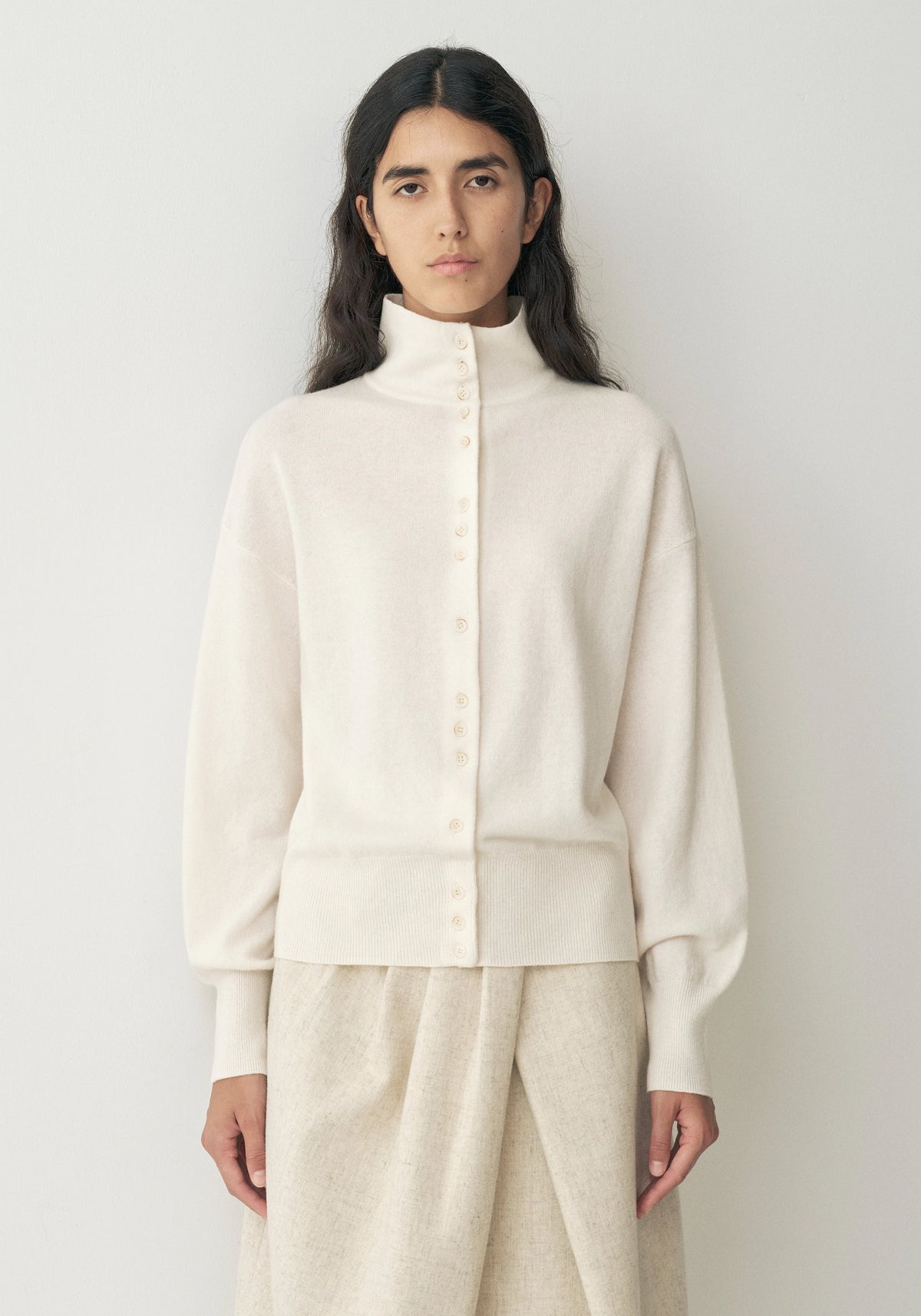 #color_off white
