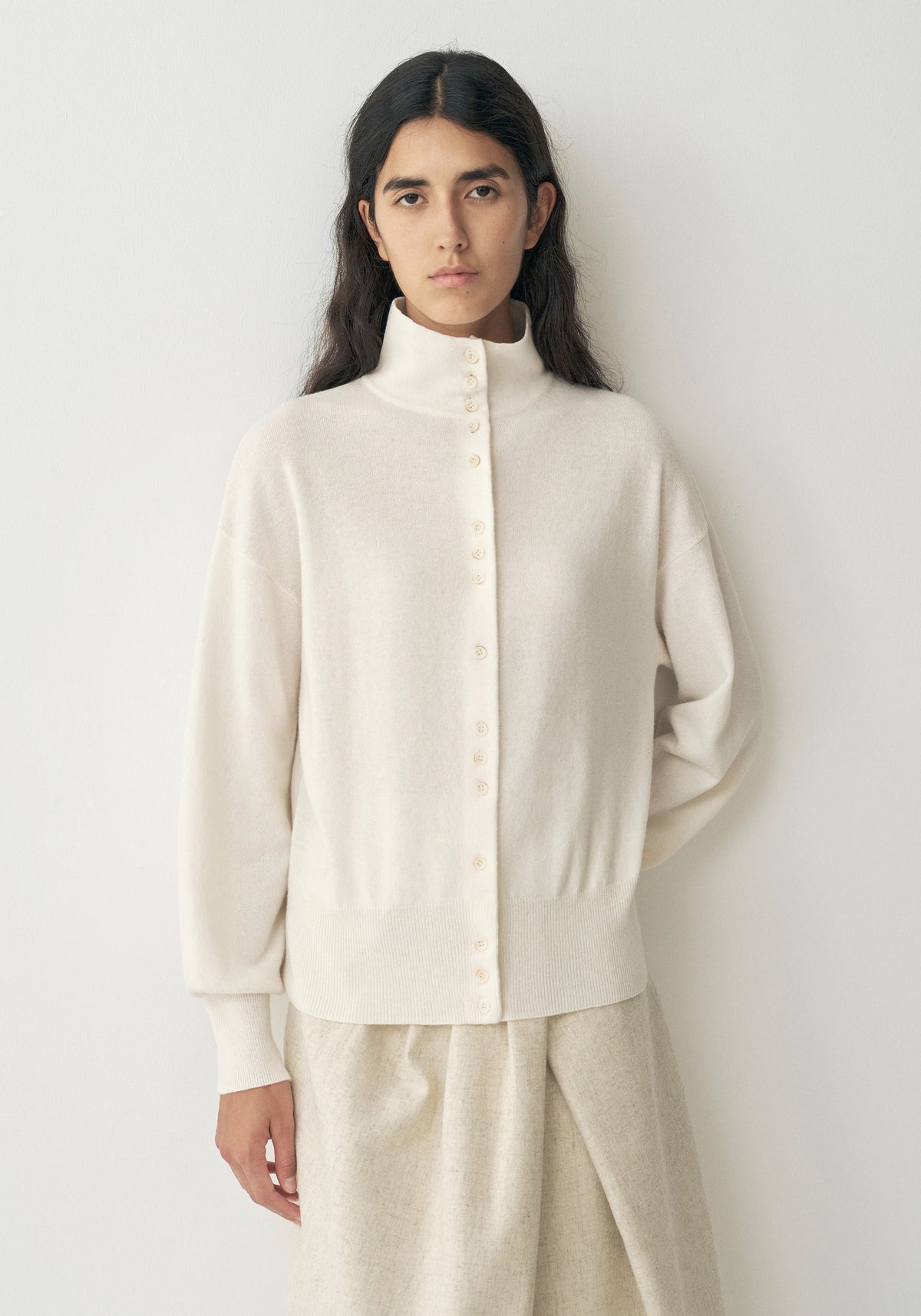 #color_off white