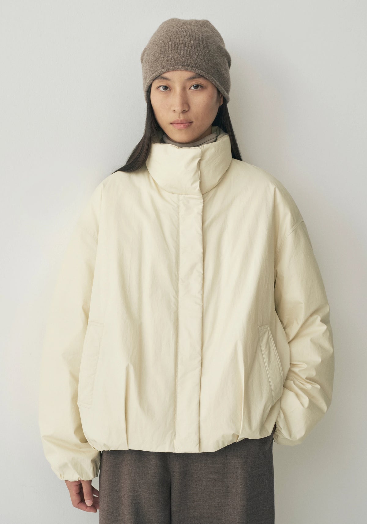 #color_cream white