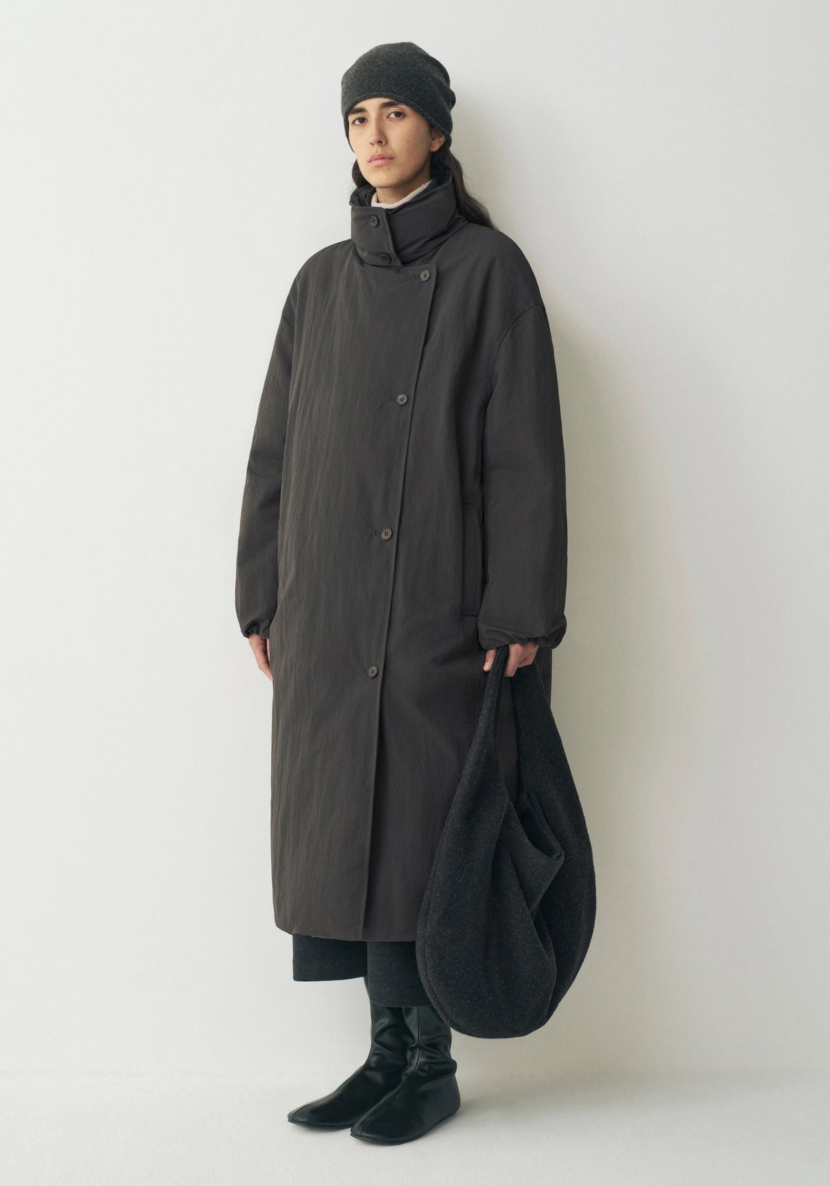#color_black ash