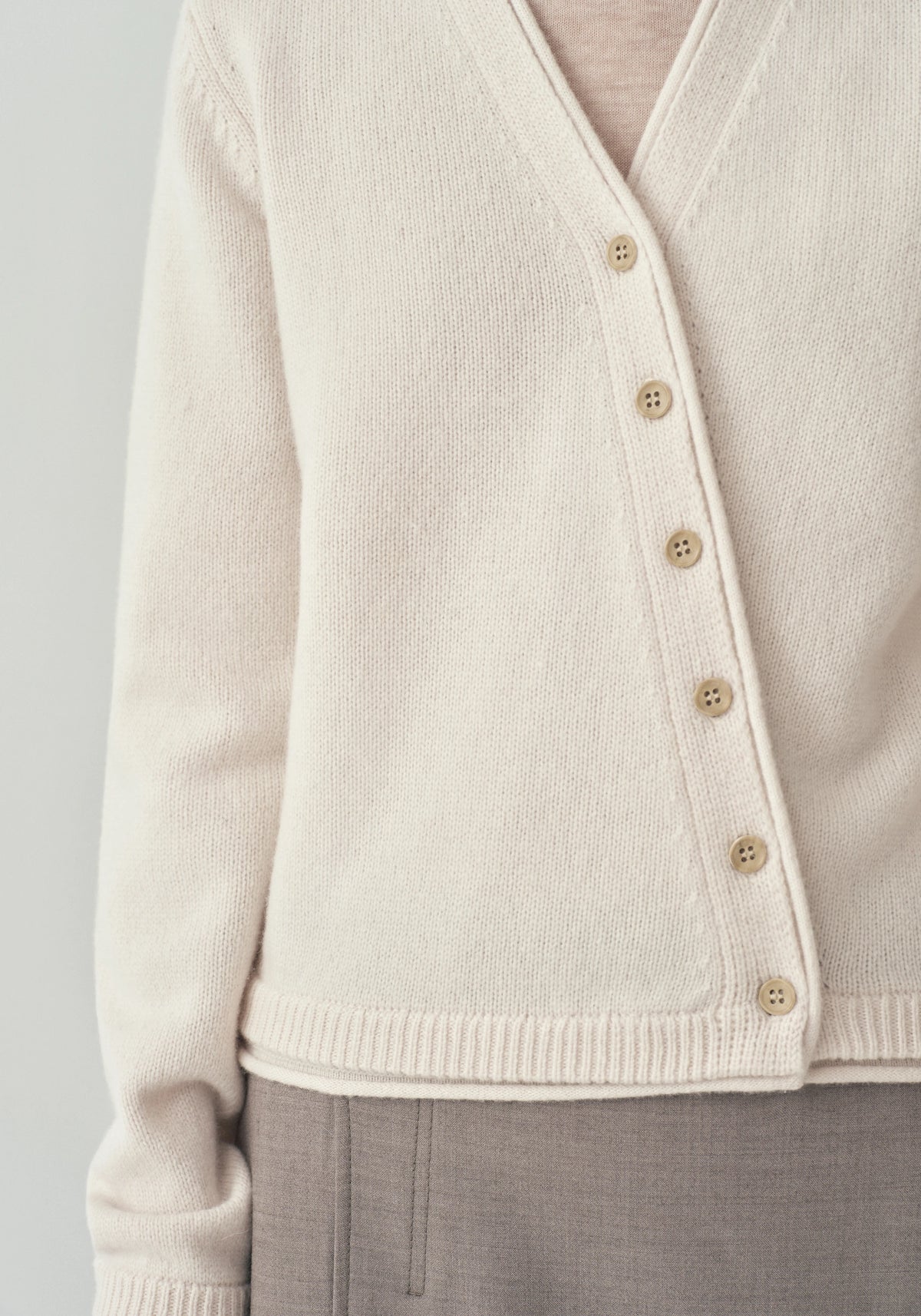 #color_cream white