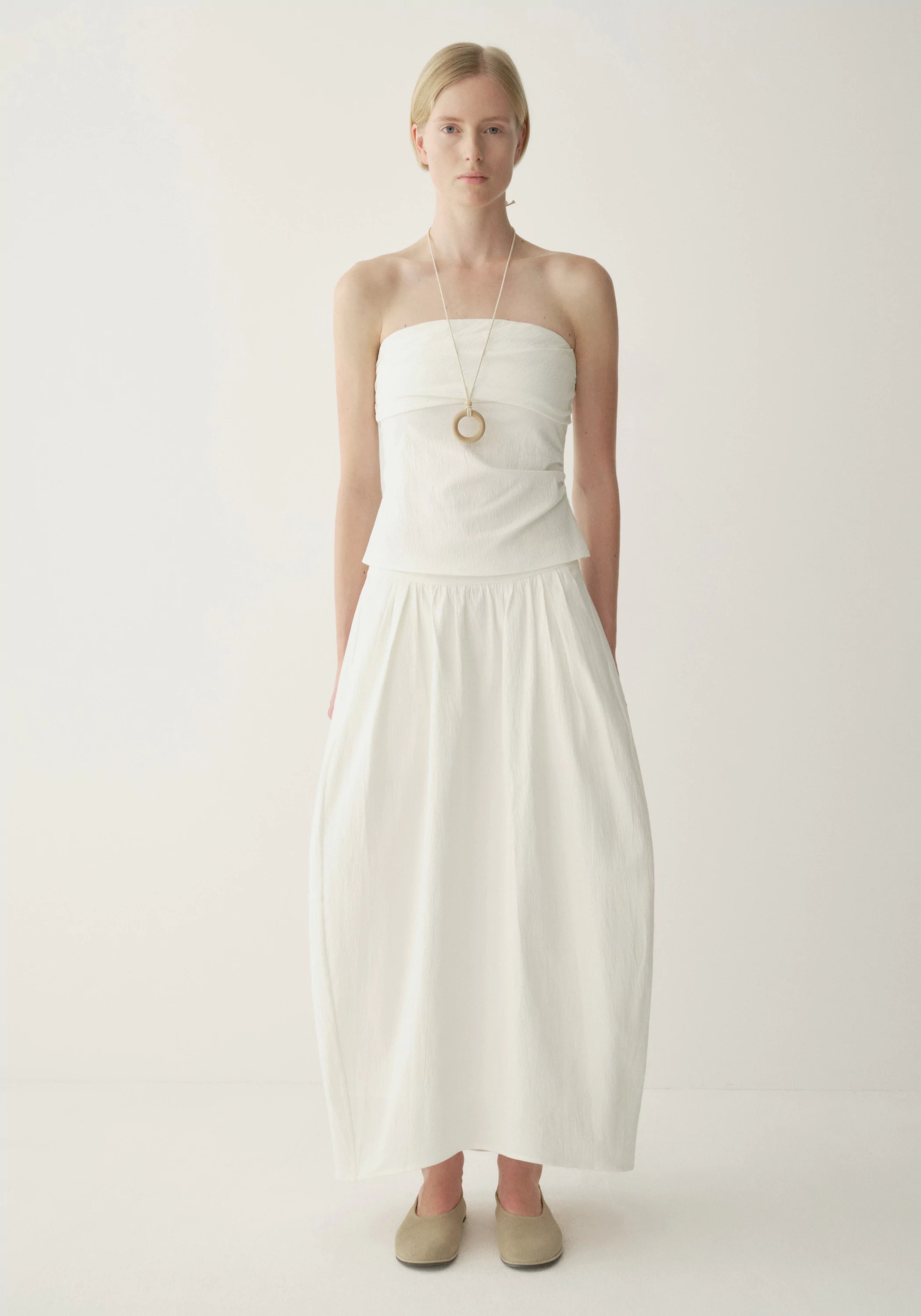#color_off white