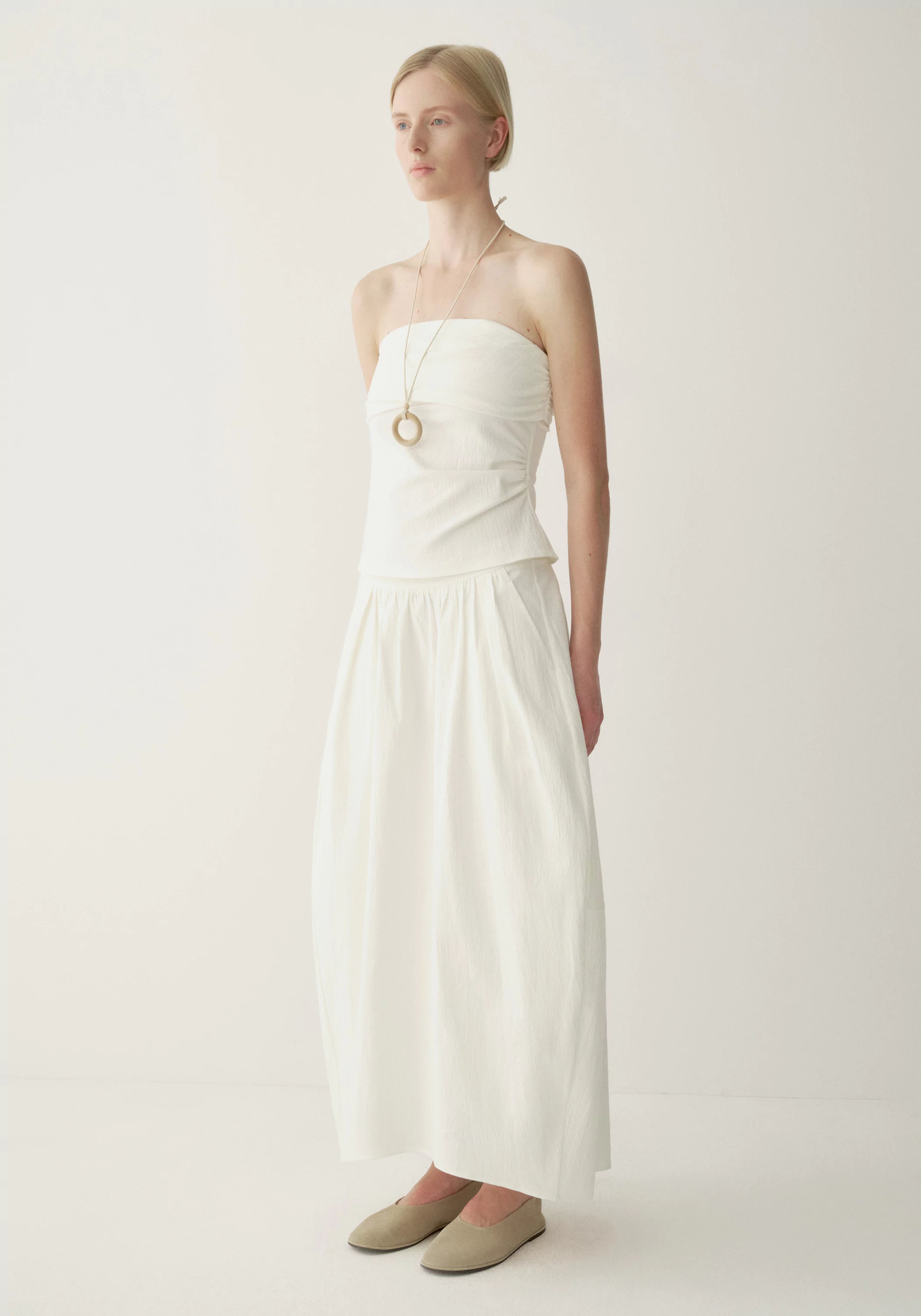 #color_off white