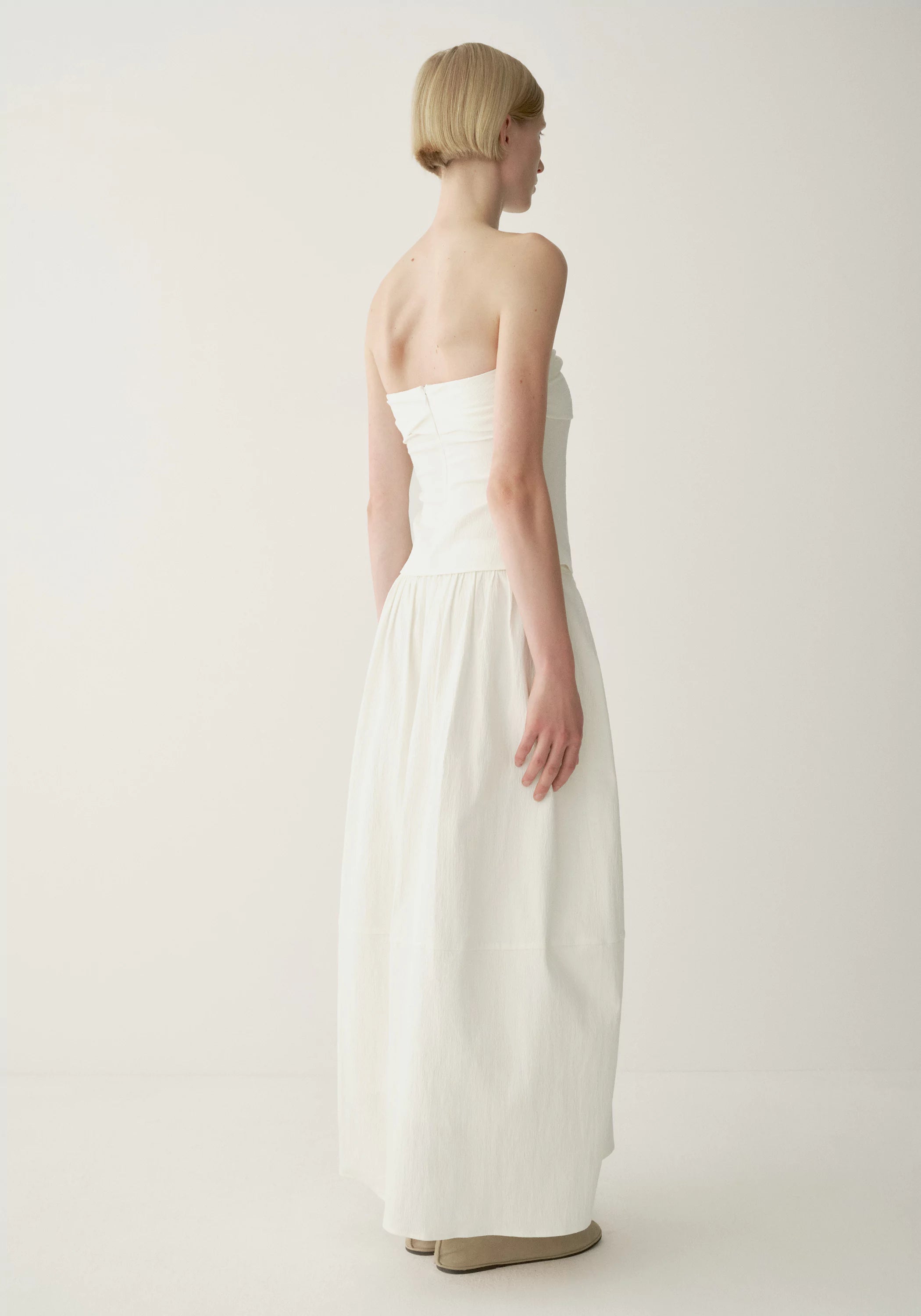 #color_off white